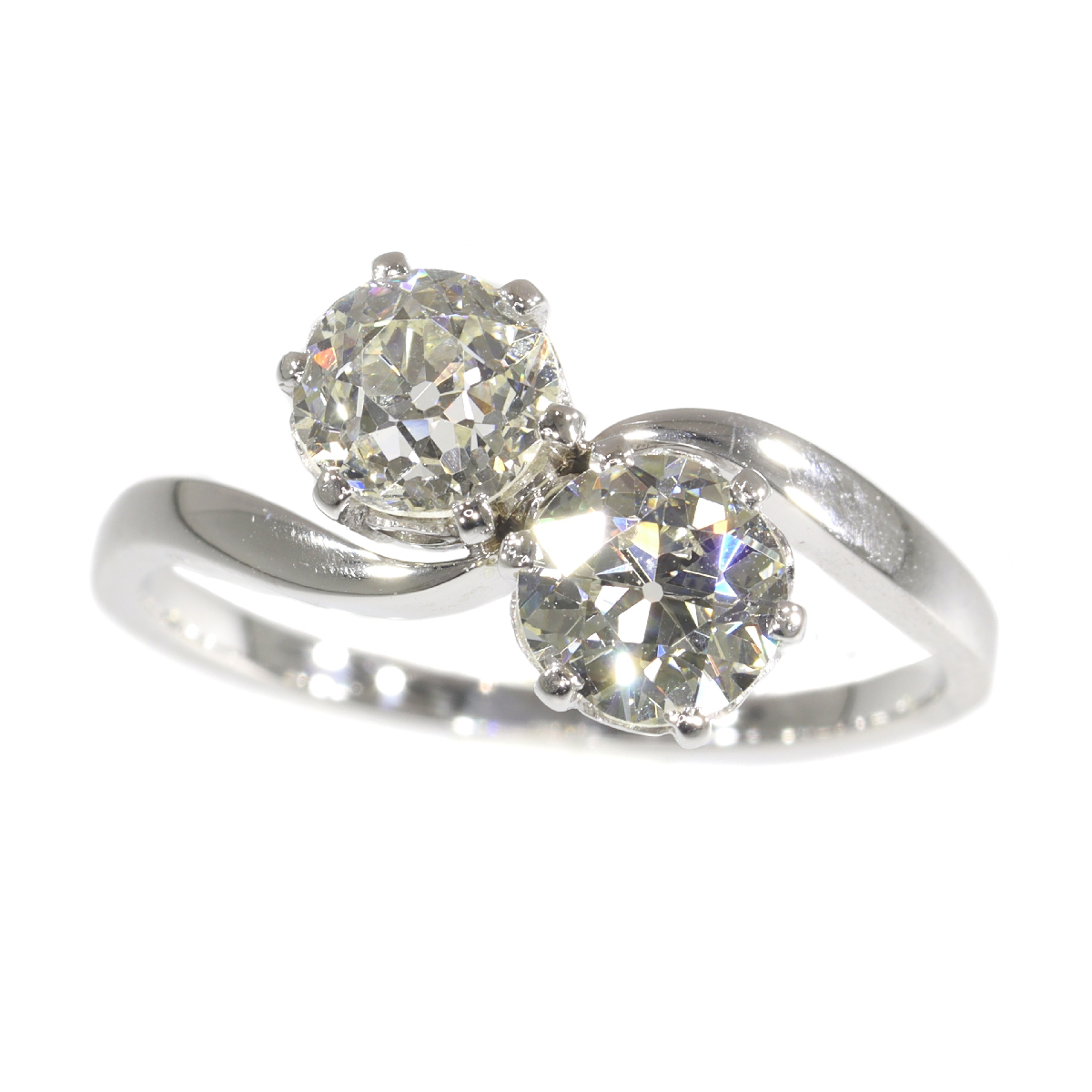 Capturing Vintage Love s Essence: Toi et Moi Ring with Vintage Diamonds